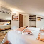Villa In Centro Con Piscina Cala Gonone